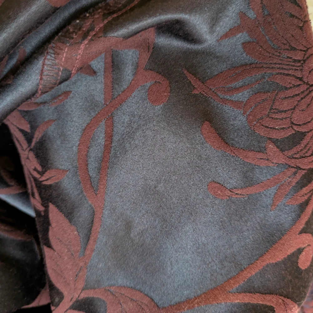 Ann Taylor Burgundy Floral Slacks Sz 4 - Picture 9 of 13